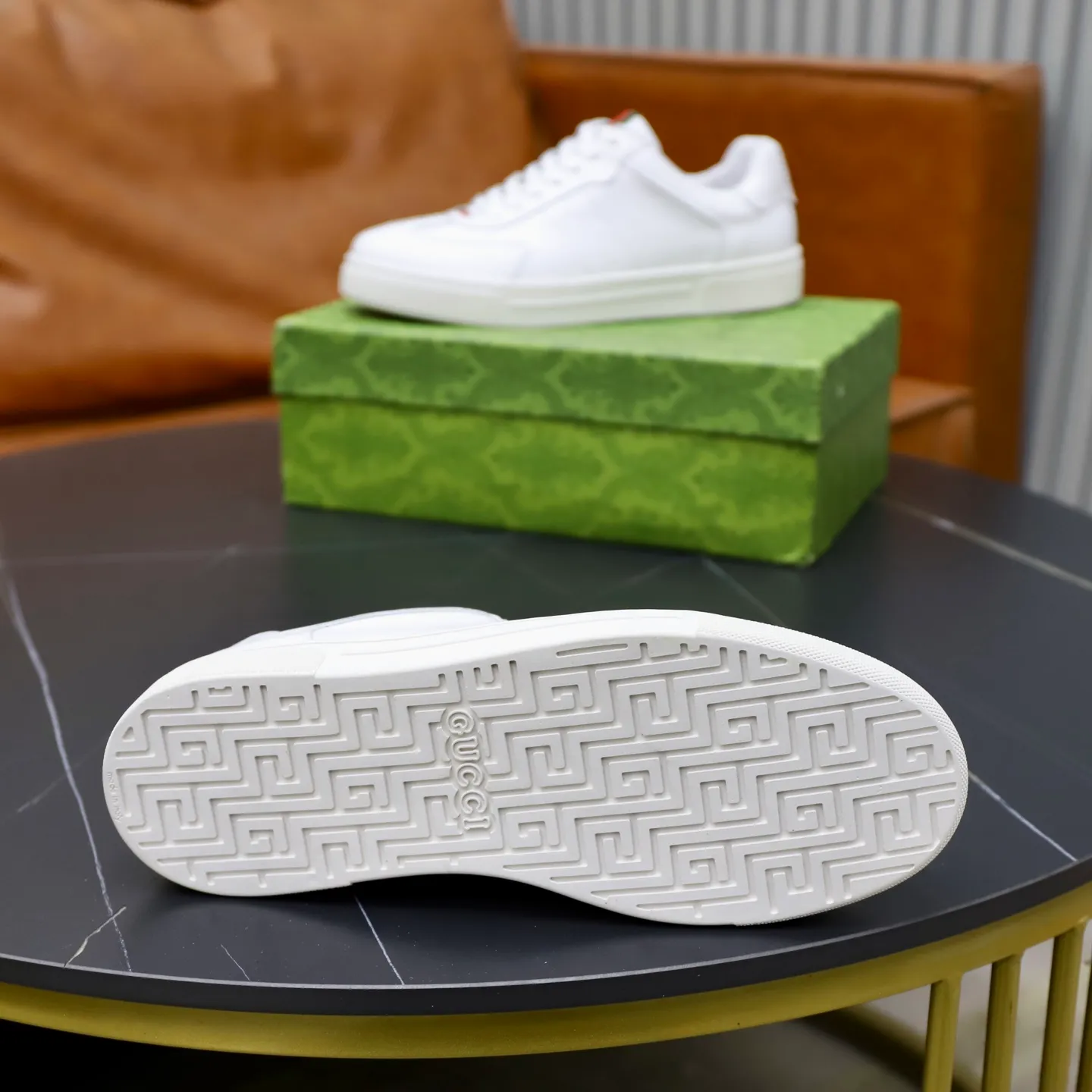 Ex-factory price: 400💰🙅‍♂️🙅‍♂️🙅‍♂️ Brand: Gucci GUCCi Standard code: 38-44 (45 customized) Grade: Same as the official website Material: Original leather splicing Comfortable and breathable sheepskin lining Original wear-resistant outsole Style category: Men's fashionable casual shoes Running sneakers Distinguished luxury brand elements Top luxury Color: actual picture color